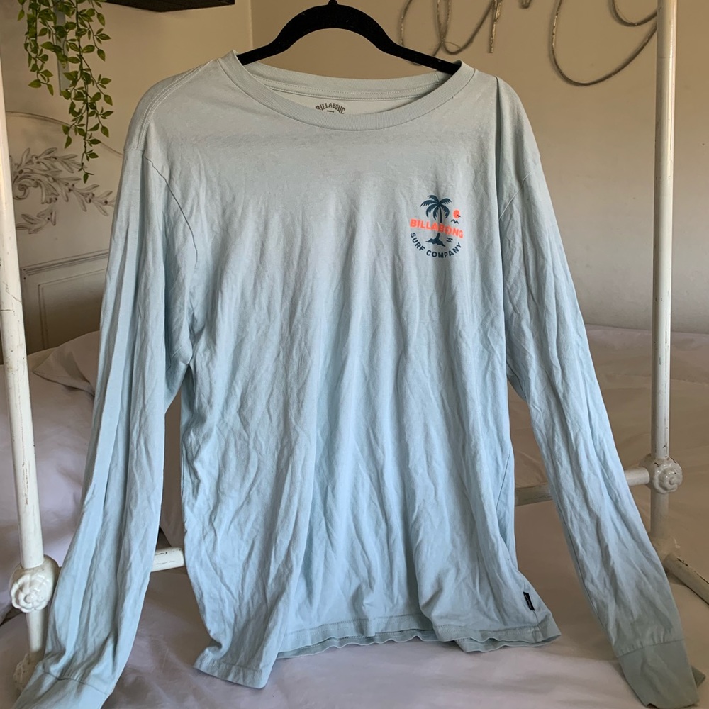 Adorable women’s billabong shirt